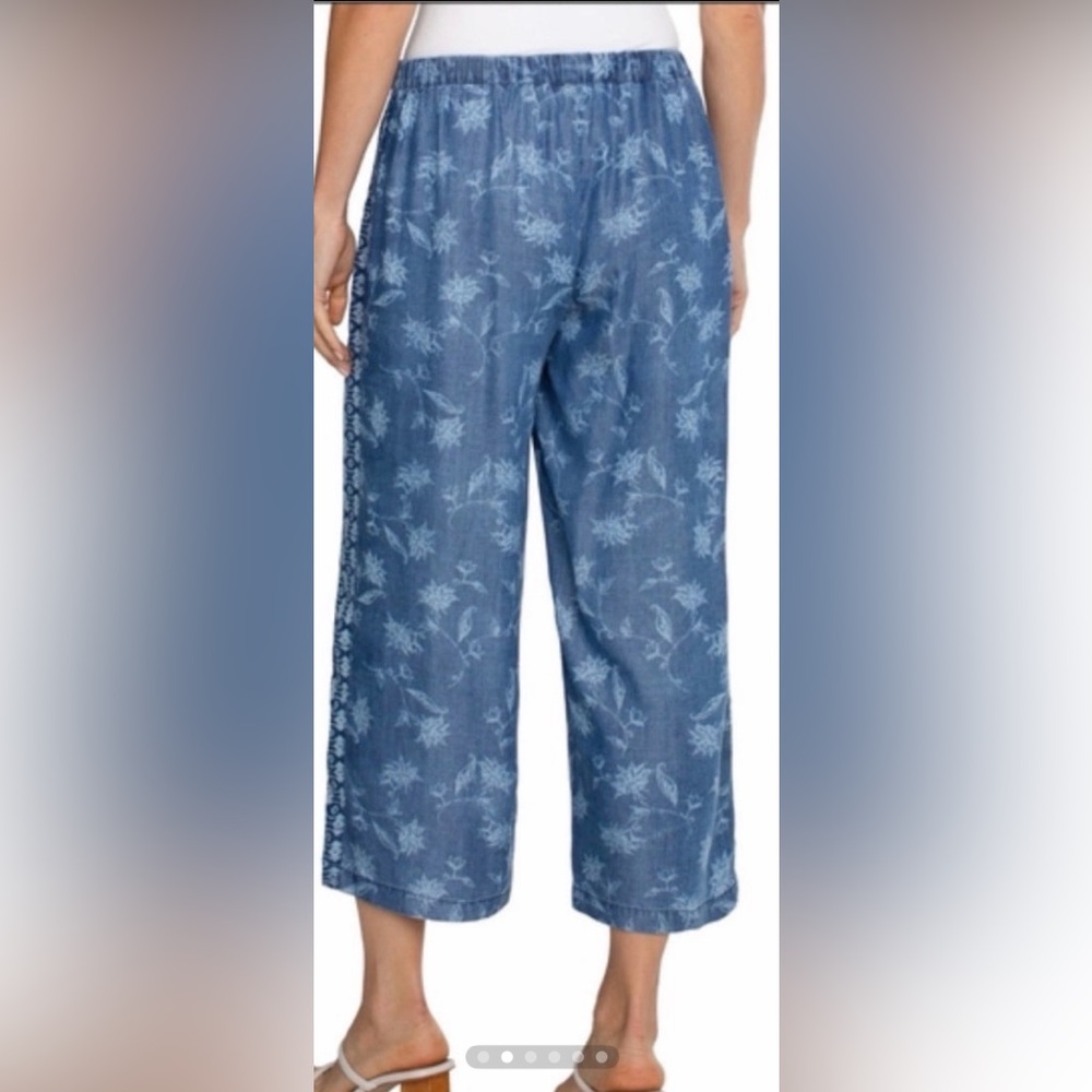 Liverpool Blue Floral Wide-Leg Cropped Pants - Picture 2 of 7